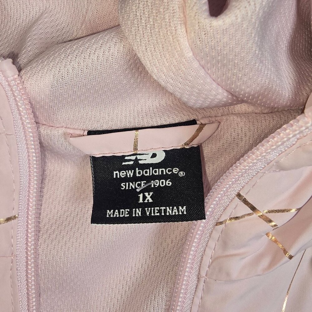 New Balance Womens 1X Hooded Windbreaker Jacket Pink Gold foil Geometric - Picture 3 of 16